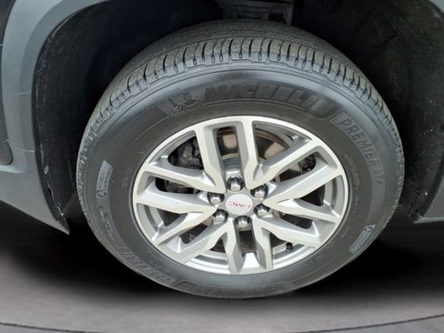 Used 2023 GMC Acadia SLT AWD/4WD image 9