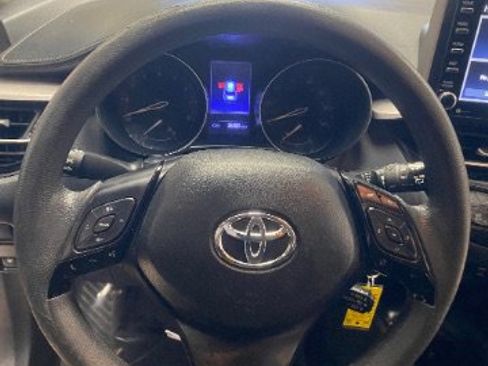 Used 2020 Toyota C-HR LE image 24