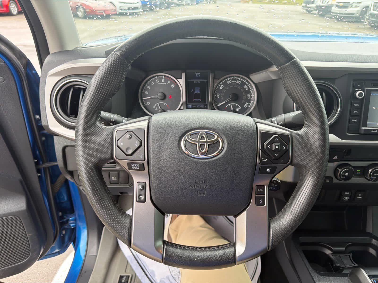 Used 2018 Toyota Tacoma SR5 RWD image 16