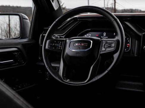 Used 2025 GMC Sierra 1500 AT4 w/ AT4 Premium Package image 25