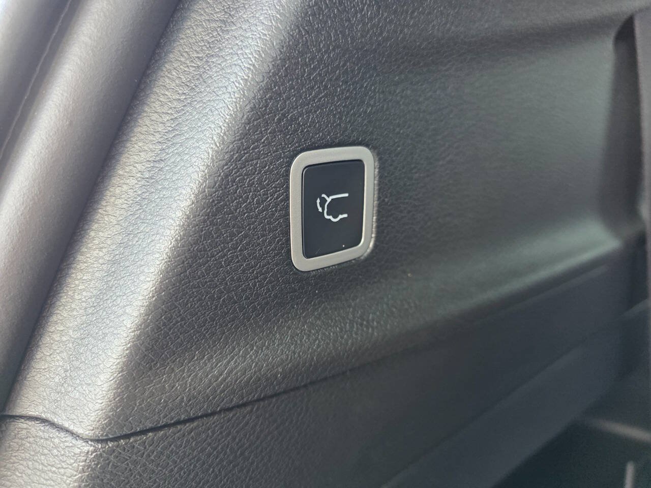 Used 2025 Chrysler Pacifica Select FWD image 27
