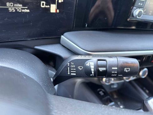 Used 2025 Nissan Kicks S image 24