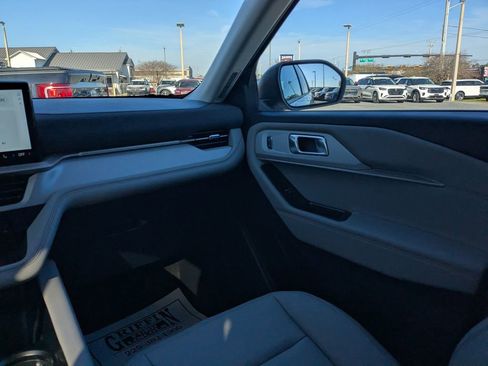New 2026 Ford Explorer Active w/ Active Comfort Package image 17