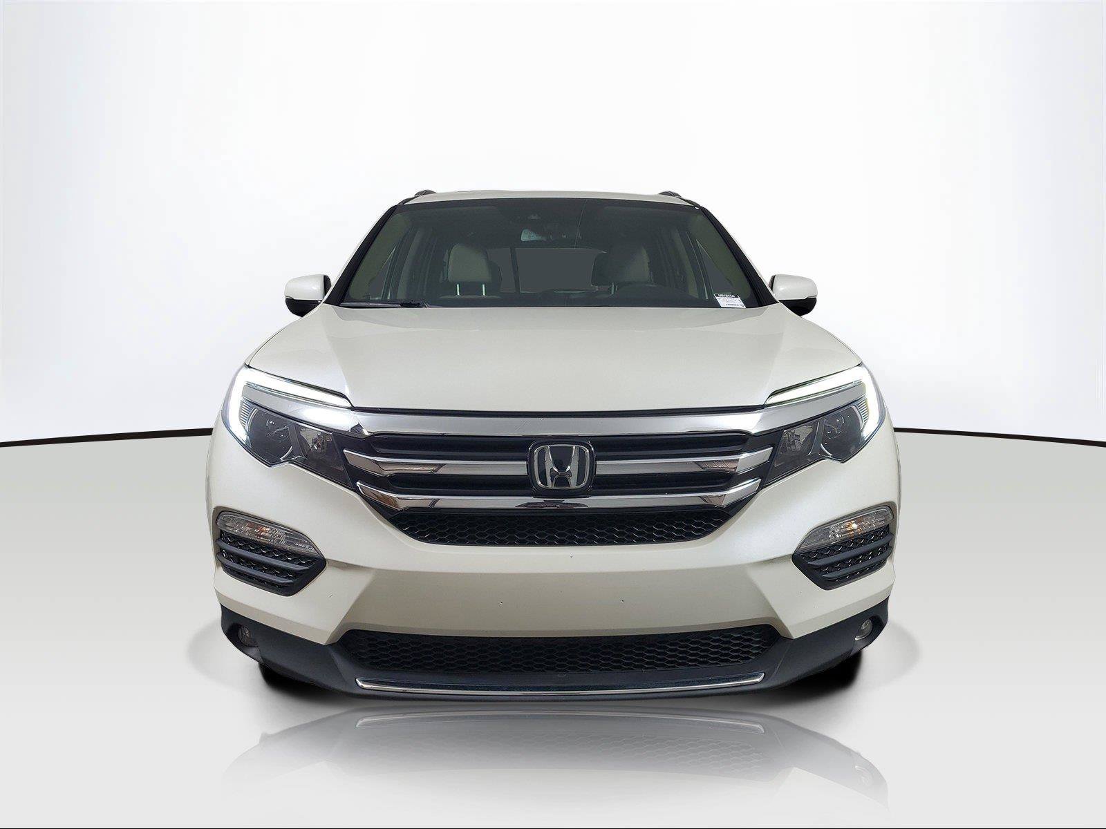 Used 2017 Honda Pilot Elite image 2