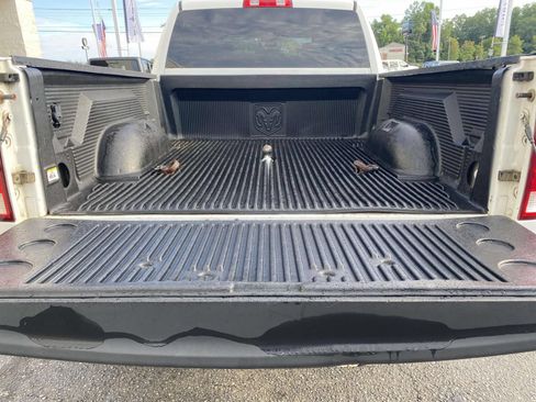 Used 2014 RAM 2500 Tradesman w/ Chrome Appearance Group AWD/4WD image 9