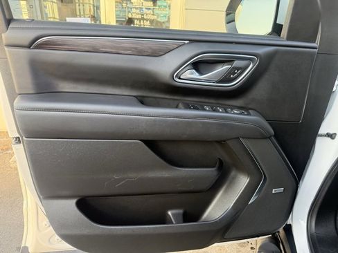 Used 2024 Chevrolet Suburban Z71 w/ Off-Road Capability Package image 12