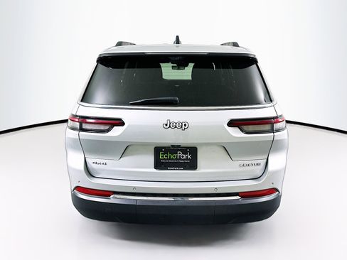 Used 2024 Jeep Grand Cherokee L Limited w/ Luxury Tech Group II image 7