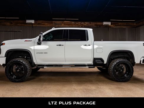 Used 2025 Chevrolet Silverado 2500 LTZ w/ Z71 Chrome Sport Edition image 6