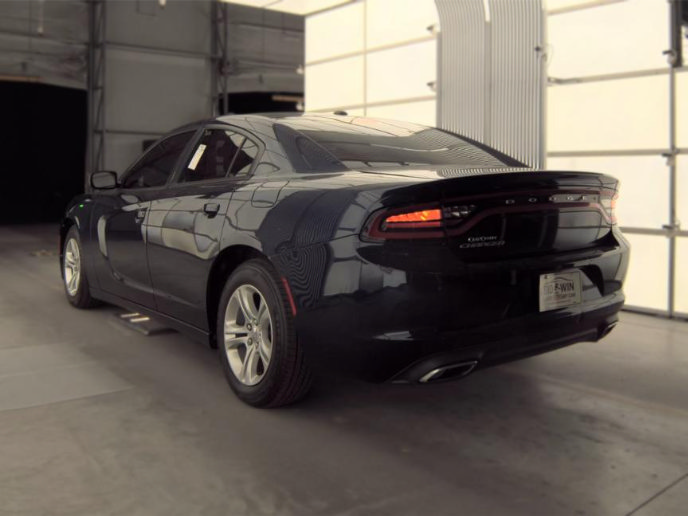 Used 2015 Dodge Charger SE RWD image 5