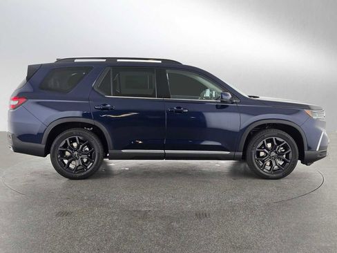 New 2025 Honda Pilot Touring image 2