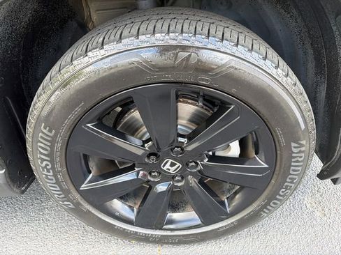 Used 2025 Honda Pilot Black Edition image 12