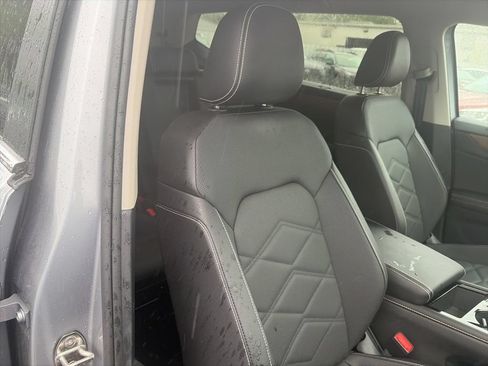 Used 2026 Volkswagen Atlas SE AWD/4WD image 32
