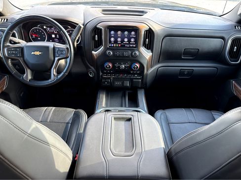 Used 2020 Chevrolet Silverado 1500 High Country w/ Technology Package image 4
