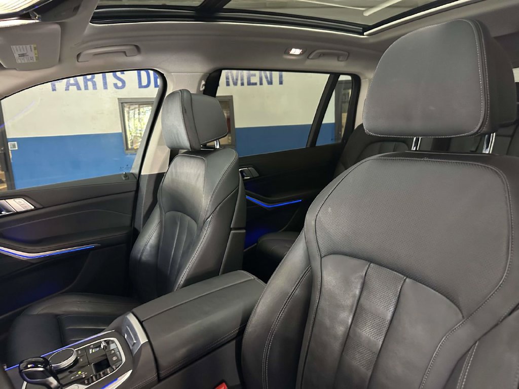 Used 2022 BMW X7 xDrive40i w/ Premium Package AWD/4WD image 17