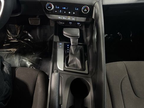 Used 2023 Hyundai Elantra SEL FWD image 16