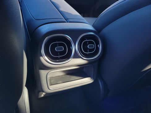 Certified 2026 Mercedes-Benz GLC 300 image 9