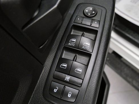 Used 2016 RAM 2500 Tradesman w/ Chrome Appearance Group image 14