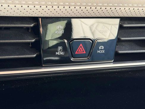 Used 2024 Volkswagen Atlas Cross Sport SEL Premium R-Line image 37