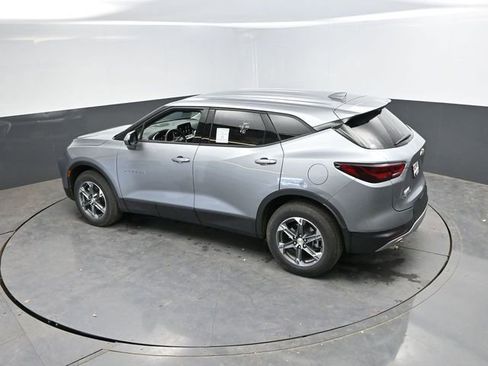 Used 2025 Chevrolet Blazer LT AWD/4WD image 40