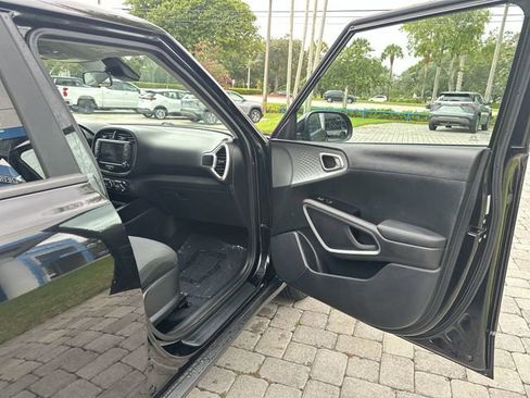 Used 2024 Kia Soul LX w/ Option Group 015 FWD image 23