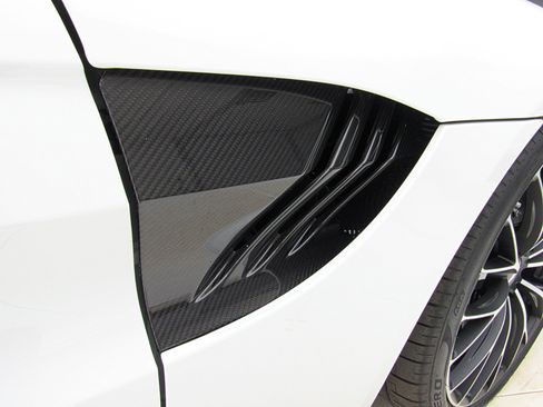 Used 2023 Aston Martin V8 Vantage Roadster RWD image 18