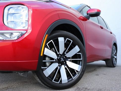 Used 2025 Mitsubishi Outlander SEL image 46