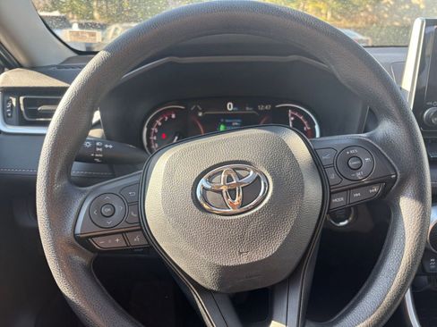 Used 2025 Toyota RAV4 XLE image 25