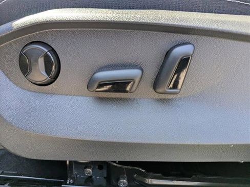 New 2026 Volkswagen Taos SE AWD/4WD image 11