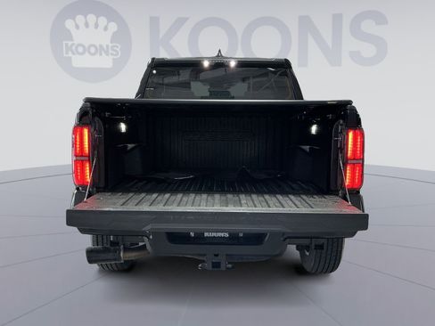 Used 2025 Toyota Tacoma SR5 AWD/4WD image 26