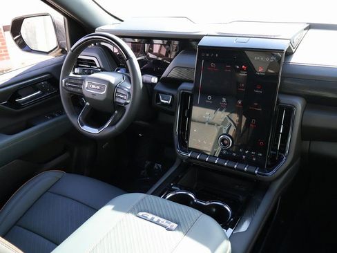 New 2026 GMC Yukon XL AT4 w/ AT4 Premium Plus Package AWD/4WD image 12