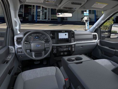 New 2026 Ford F250 XLT w/ FX4 Off-Road Package AWD/4WD image 9