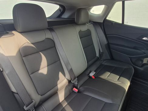 New 2026 Chevrolet Trax ACTIV w/ Sunroof Package FWD image 5