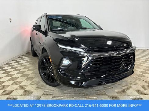 Certified 2023 Chevrolet Blazer RS FWD image 3