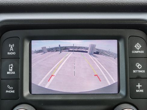 Used 2018 Jeep Wrangler Unlimited Sport S image 28