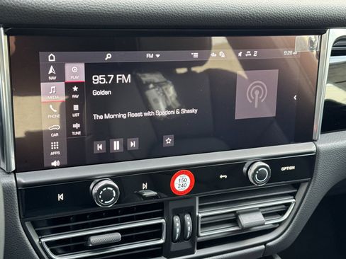 New 2026 Porsche Macan image 21