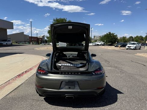 Used 2022 Porsche 718 Cayman w/ Premium Package RWD image 10