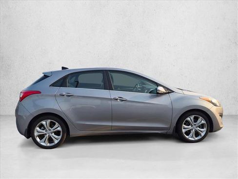 Used 2014 Hyundai Elantra GT w/ Option Group 03 FWD image 4