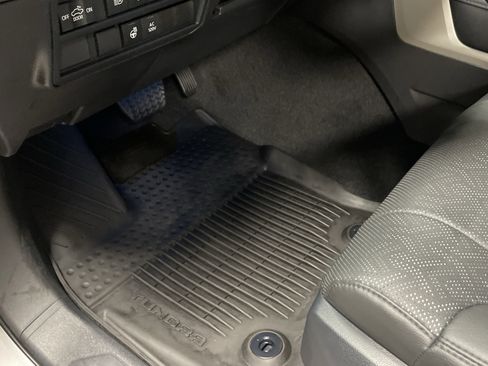 Used 2024 Toyota Tundra Limited AWD/4WD image 17