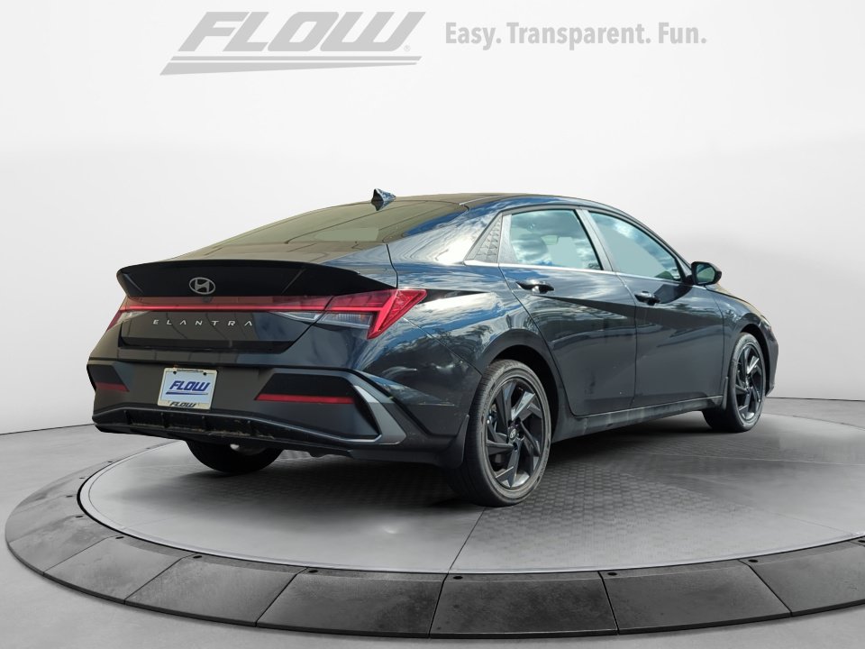 Certified 2026 Hyundai Elantra SEL Sport FWD image 7