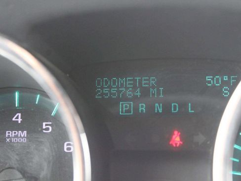 Used 2011 Chevrolet Traverse LT w/ Personal Connectivity Package image 8