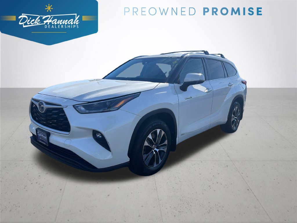 Used 2021 Toyota Highlander XLE AWD/4WD image 1