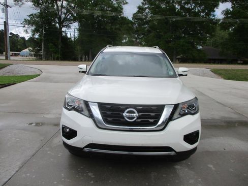 Used 2019 Nissan Pathfinder SL image 3