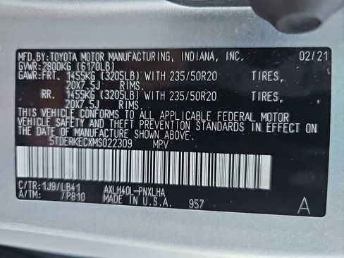 Certified 2021 Toyota Sienna Platinum image 27