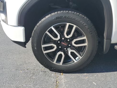 Used 2021 GMC Sierra 1500 AT4 w/ AT4 Value Package image 2