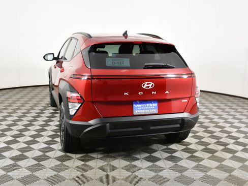 Used 2024 Hyundai Kona SEL AWD/4WD image 7