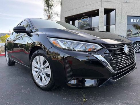 Used 2025 Nissan Sentra S image 14