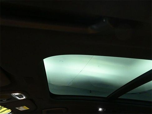 Used 2018 Volvo XC60 T5 Momentum w/ Vision Package image 19