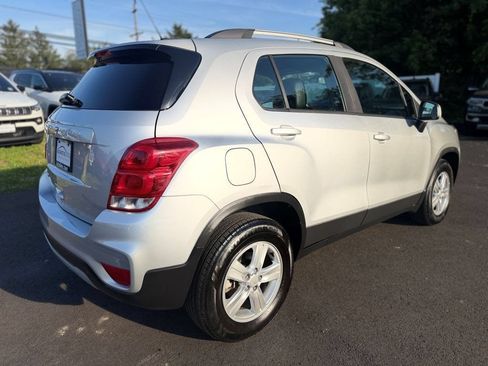 Used 2022 Chevrolet Trax LT w/ Driver Confidence Package AWD/4WD image 3