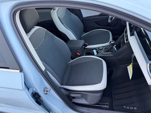 New 2026 Volkswagen Taos SE image 21
