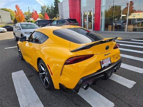 Used 2021 Toyota Supra Premium w/ Driver Assist Package image 9